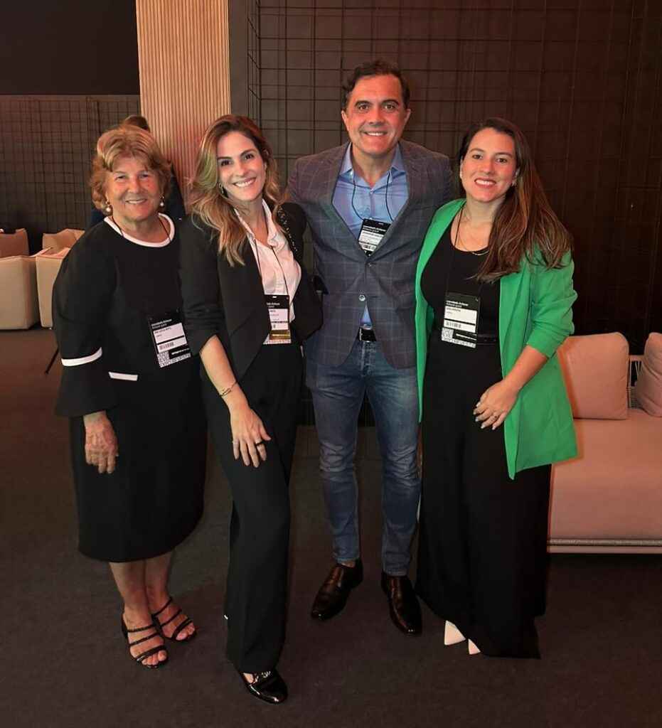 Ana Lucia Mota, Mariana Mota, Leonardo Vasconcelos e Iana Arruda